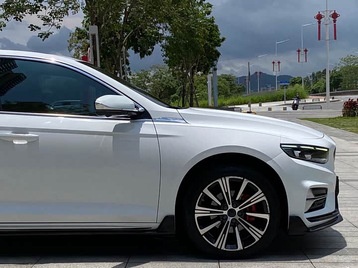 Фото 8 - Geely Preface