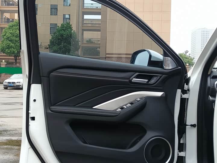 Wey VV6 2021 2021款 2.0T 两驱智护+