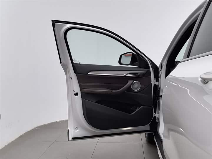 Фото 8 - BMW X2