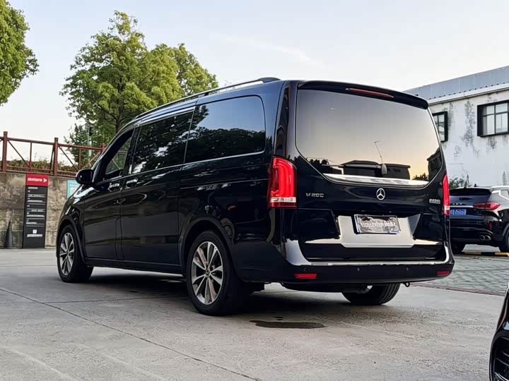 Mercedes-Benz V-Class 2022 2022款 V 260 领航版