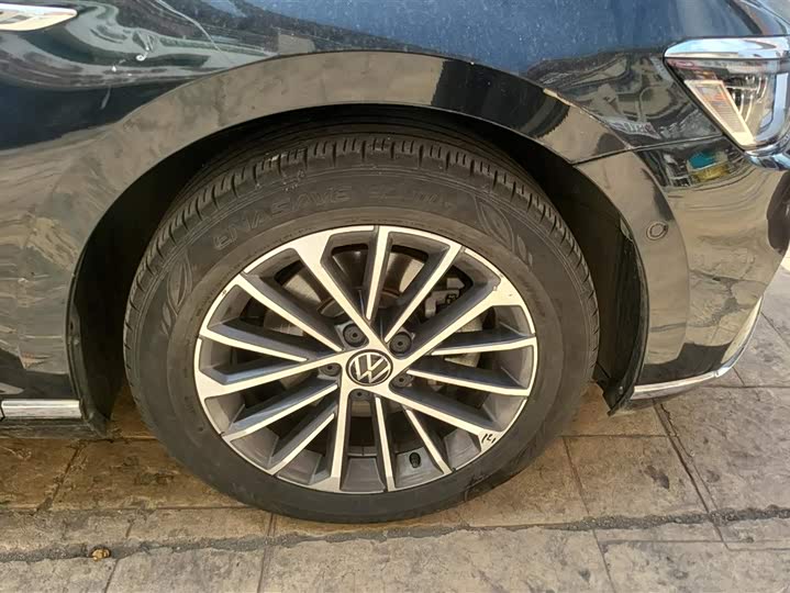 Фото 5 - Volkswagen Magotan