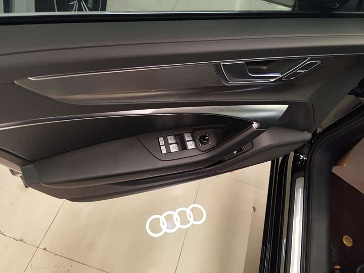 Zdjęcie 6 - Audi A6L