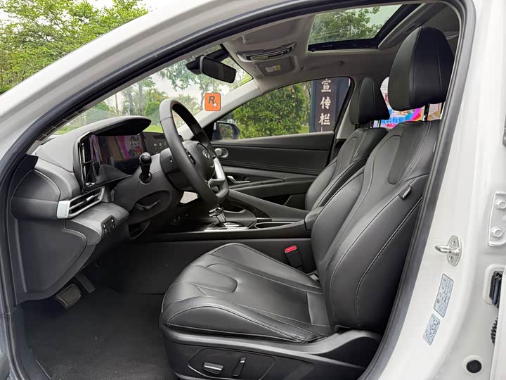 Фото 8 - Hyundai Elantra N line