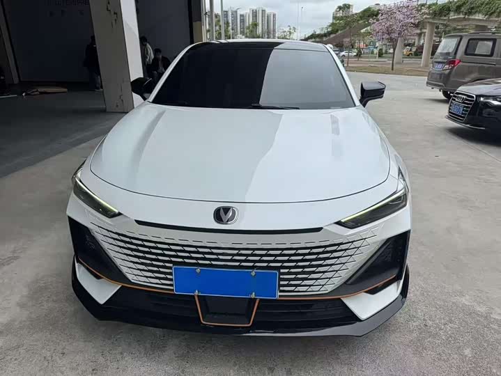 Фото 2 - Changan UNI-V