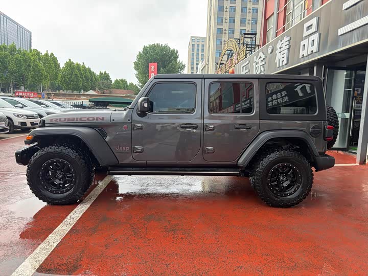 Photo 3 - Jeep Wrangler