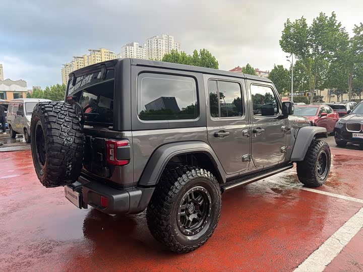 Photo 6 - Jeep Wrangler