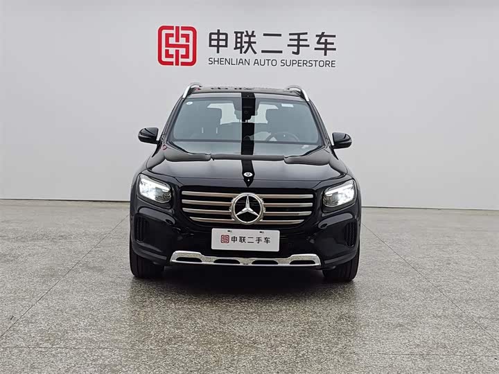 Photo 2 - Mercedes-Benz GLB-Class