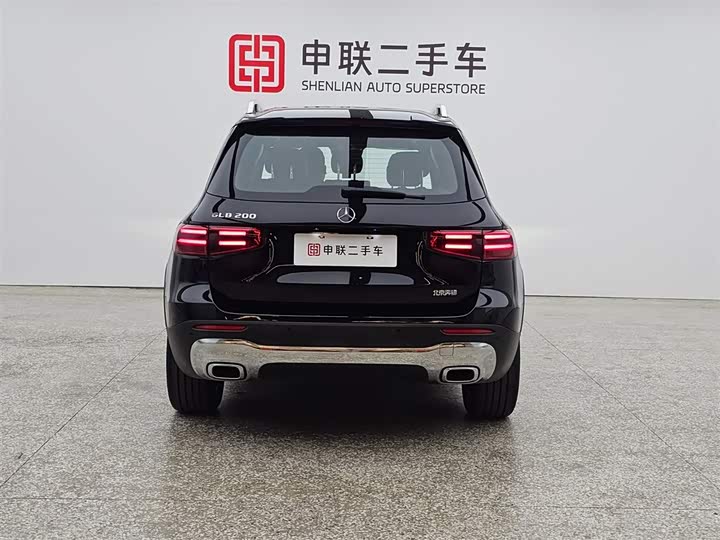 Photo 3 - Mercedes-Benz GLB-Class