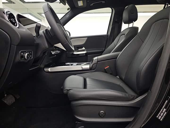 Photo 8 - Mercedes-Benz GLB-Class