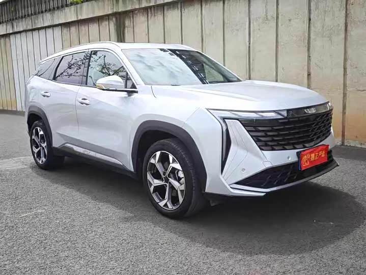 Фото 2 - Geely Atlas L