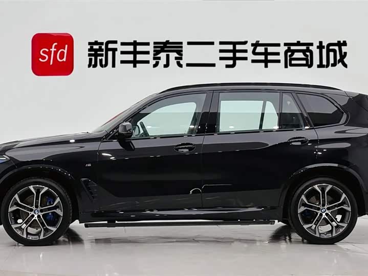 BMW X5 2026 2026款 xDrive 40Li M运动曜夜套装