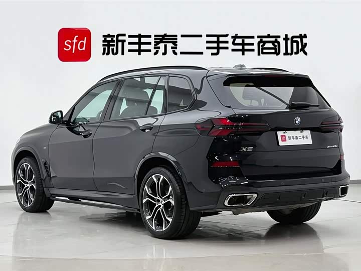 BMW X5 2026 2026款 xDrive 40Li M运动曜夜套装