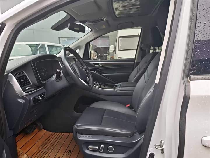 Фото 4 - GAC Trumpchi M8