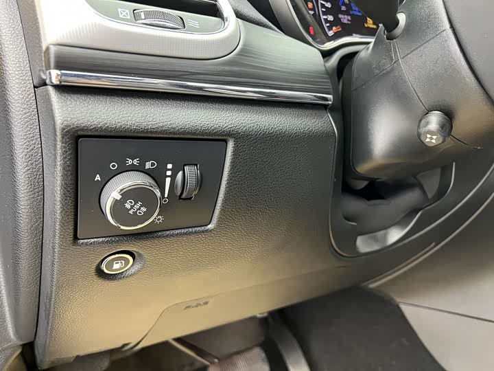 Фото 4 - Jeep Grand Cherokee