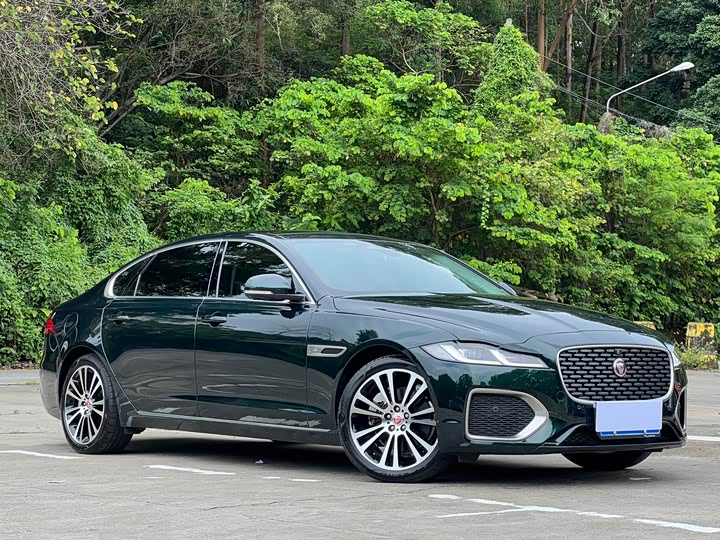 2025 Jaguar XF L