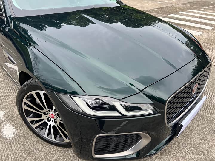 2025 Jaguar XF L