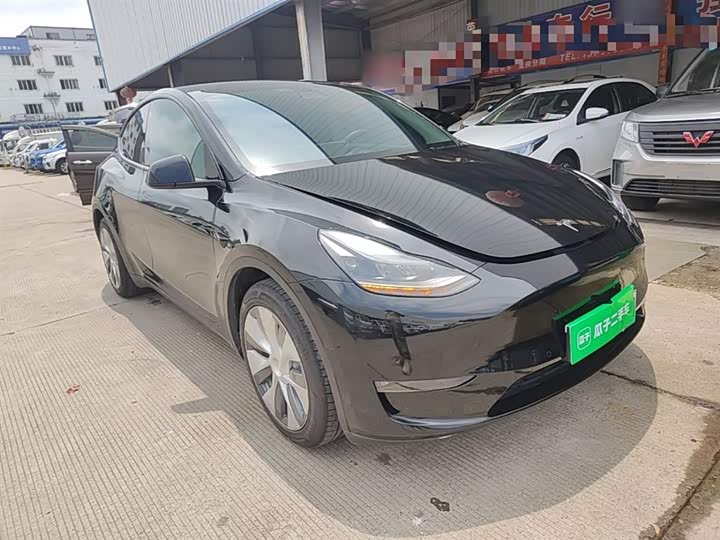Zdjęcie 4 - Tesla Model Y