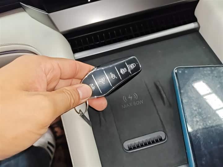 BYD Xia 2025 2025款 DM-i 1.5T 180km 超越型
