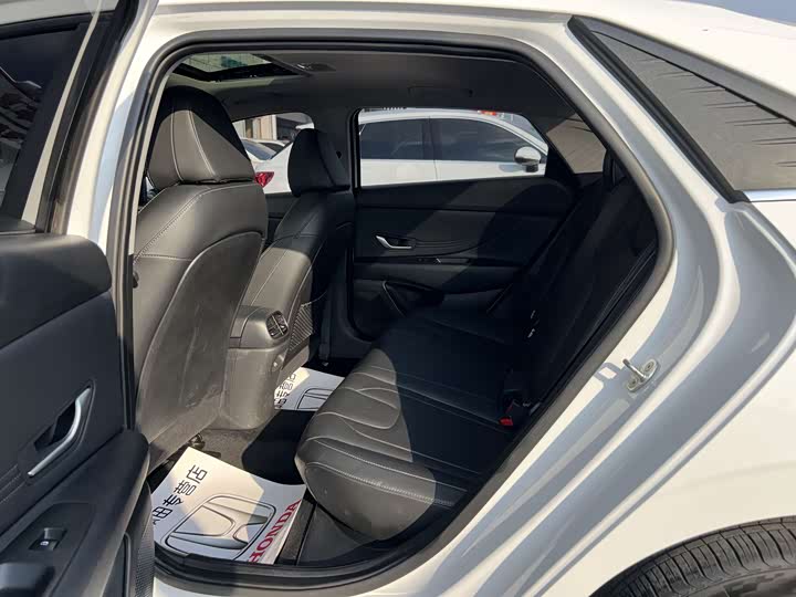 Фото 8 - Hyundai Elantra N line
