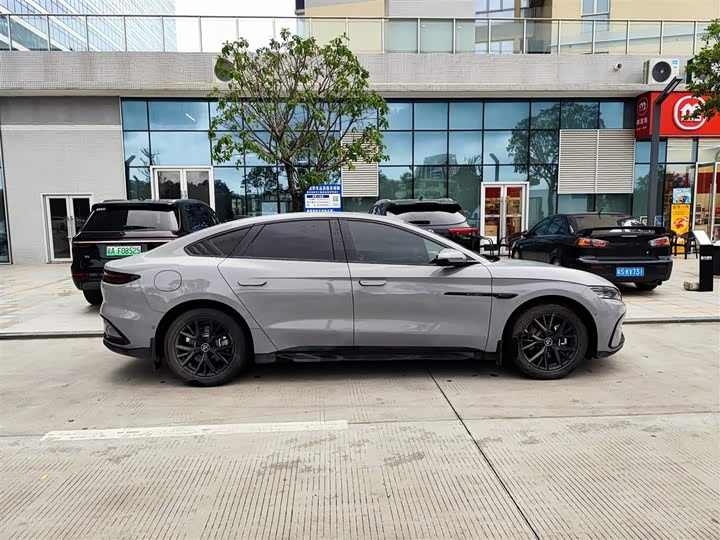BYD Han 2025 2025款 DM-i 智驾版 125KM精英型