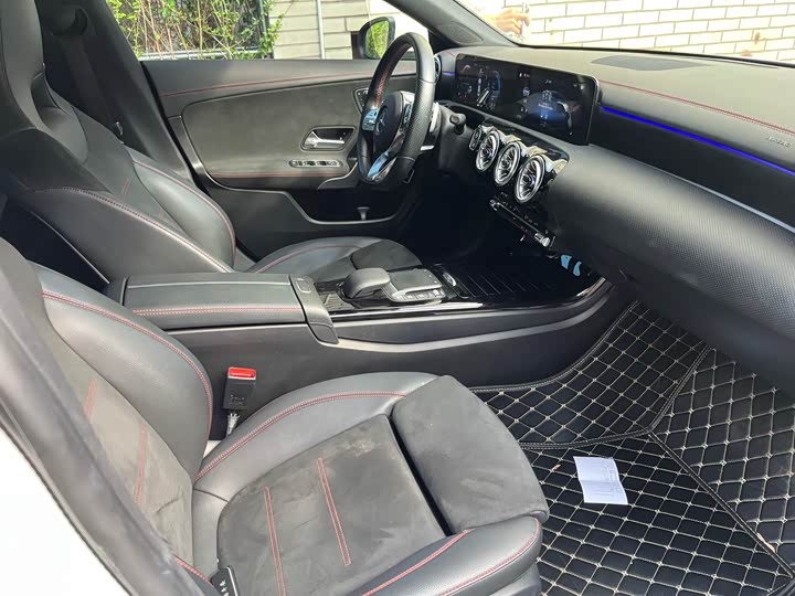 Фото 4 - Mercedes-Benz CLA-Class