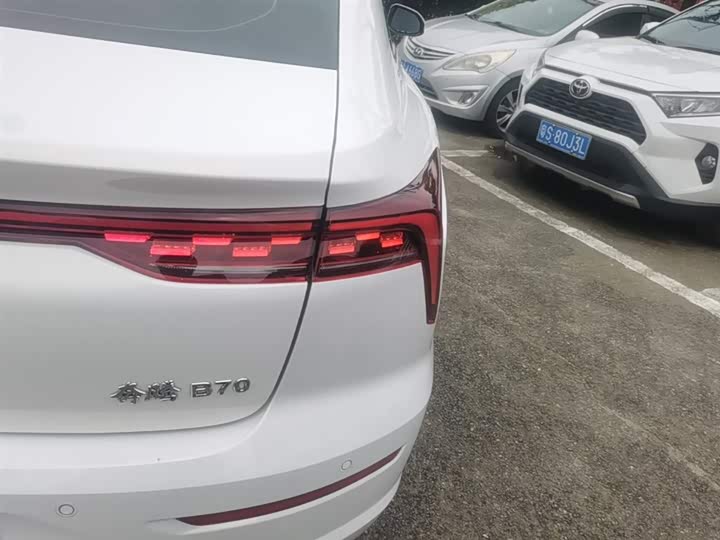 Bestune B70 2023 2023款 第三代 1.5T 自动乐享型70周年纪念版