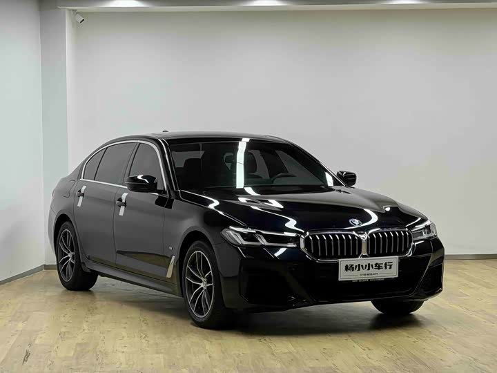 Фото 3 - BMW 5 Series
