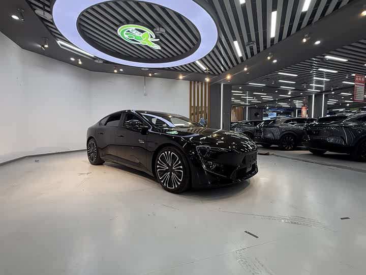 2026 Avatr 12