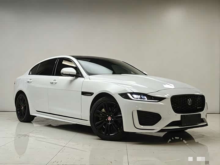 Zdjęcie 3 - Jaguar XE L