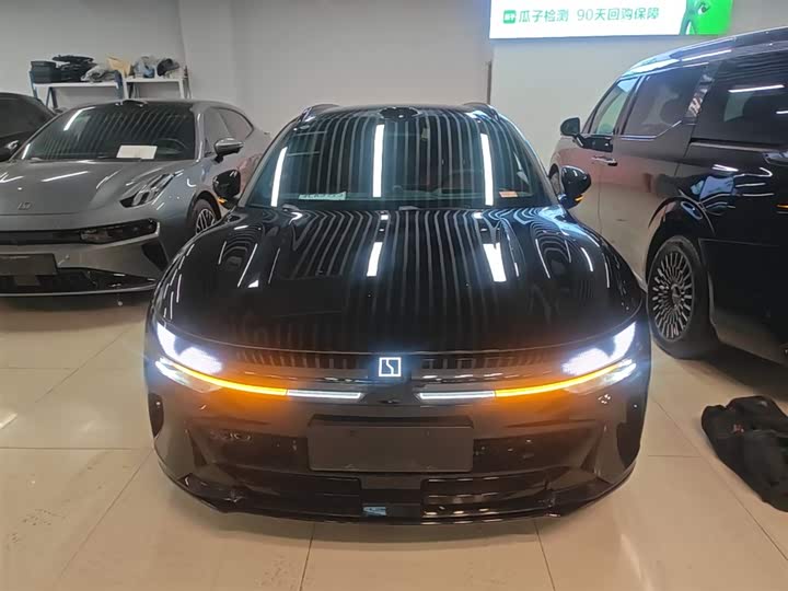 Zdjęcie 3 - Zeekr 007 GT