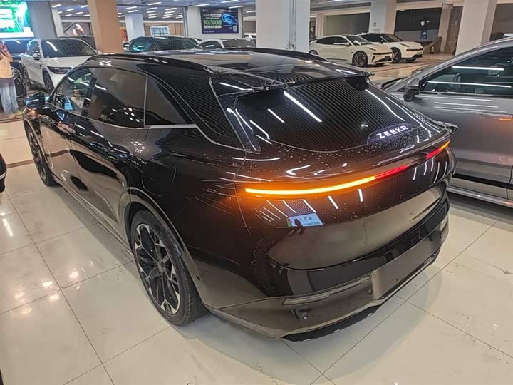 Zdjęcie 5 - Zeekr 007 GT
