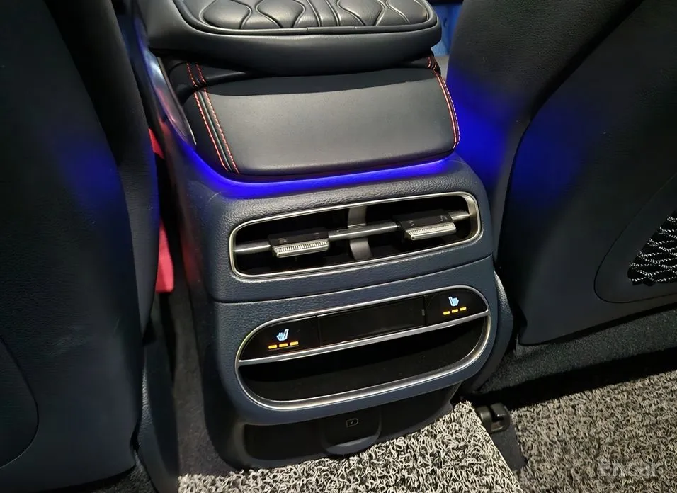 Фото 9 - Genesis GV70