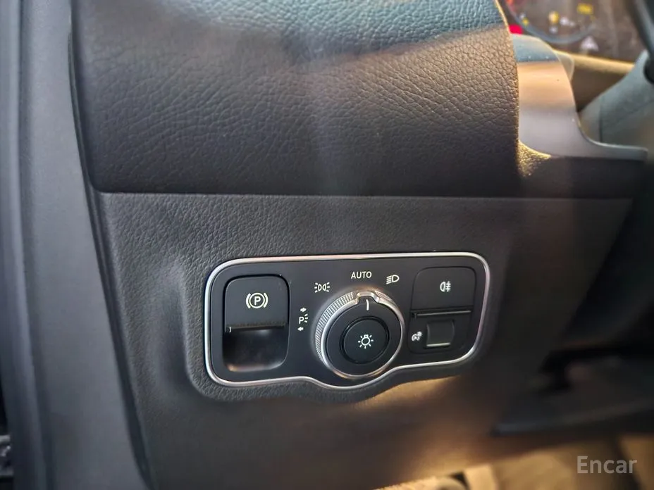 Mercedes-Benz GLB-Class 2020 GLB200 d