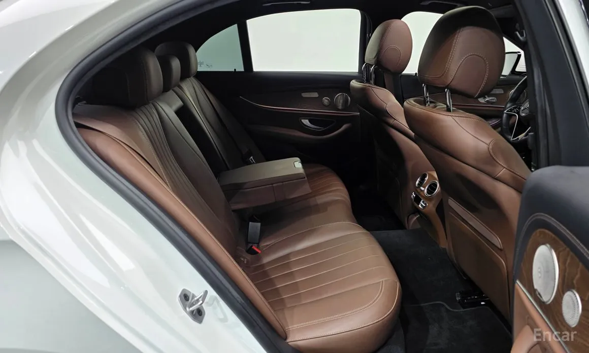 Mercedes-Benz E-Class 2016 E300e 4MATIC Exclusive