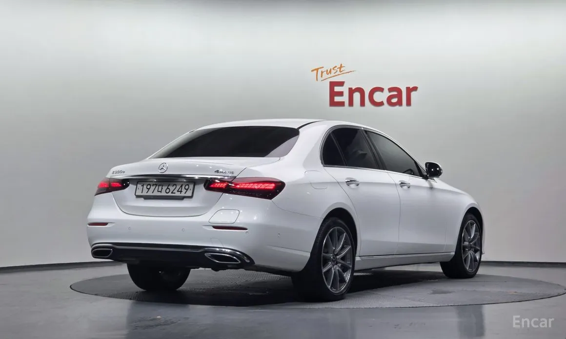Mercedes-Benz E-Class 2016 E300e 4MATIC Exclusive