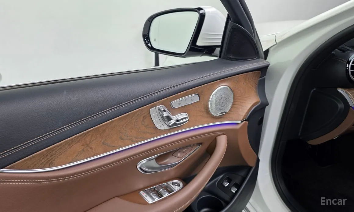 Mercedes-Benz E-Class 2016 E300e 4MATIC Exclusive