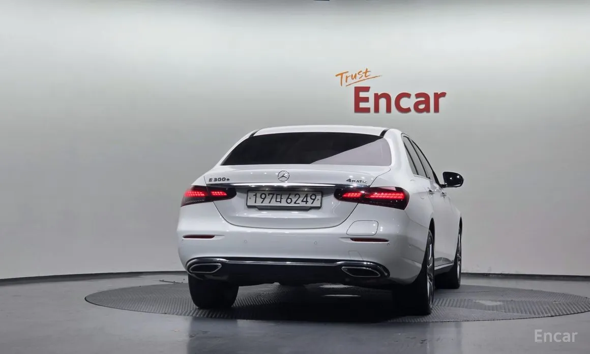 Mercedes-Benz E-Class 2016 E300e 4MATIC Exclusive