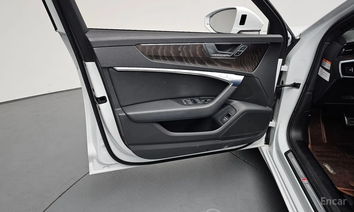 Фото 24 - Audi A6