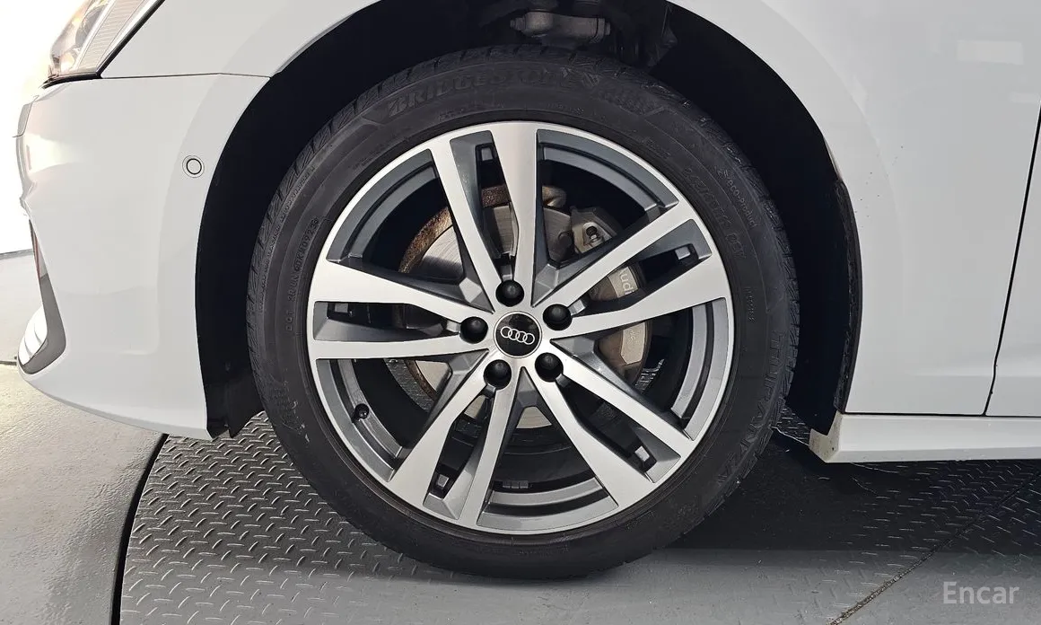 Фото 5 - Audi A6