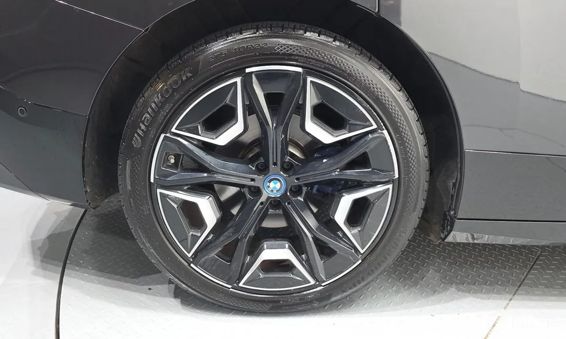 BMW iX 2021 xDrive50 Sports Plus