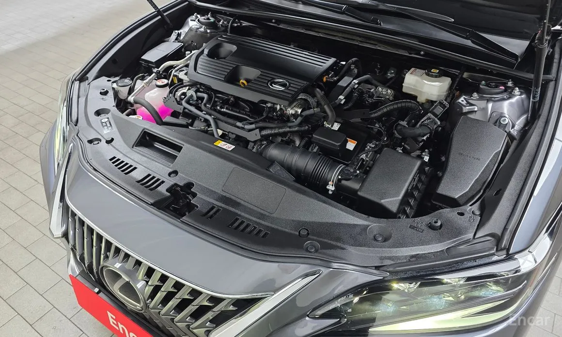 Photo 6 - Lexus ES