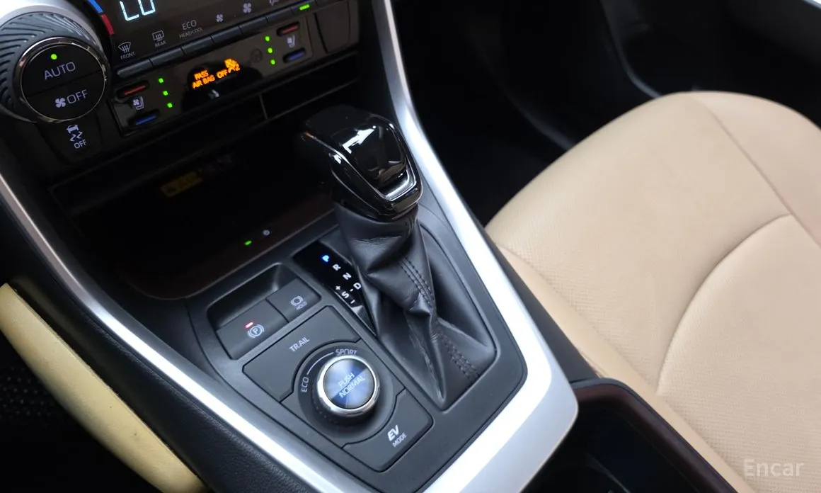 Toyota RAV4 2019 2,5 4WD Hybrid LTD