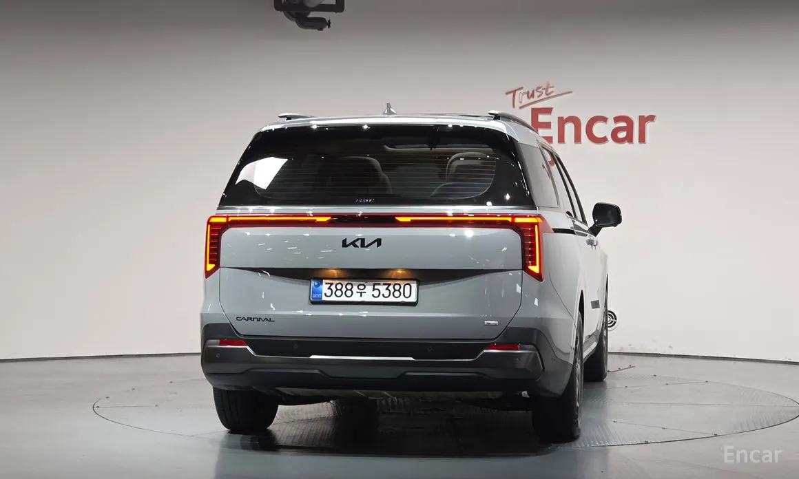 Фото 4 - Kia Carnival