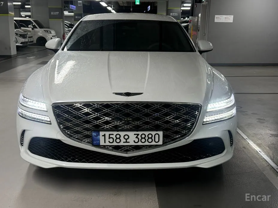 Фото 2 - Genesis G80