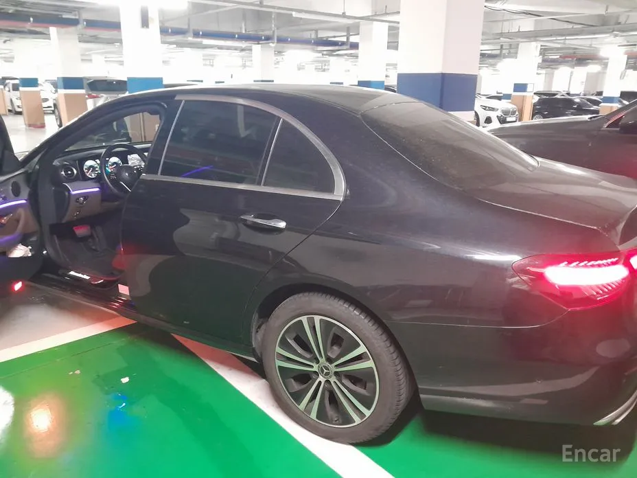 Фото 2 - Mercedes-Benz E-Class