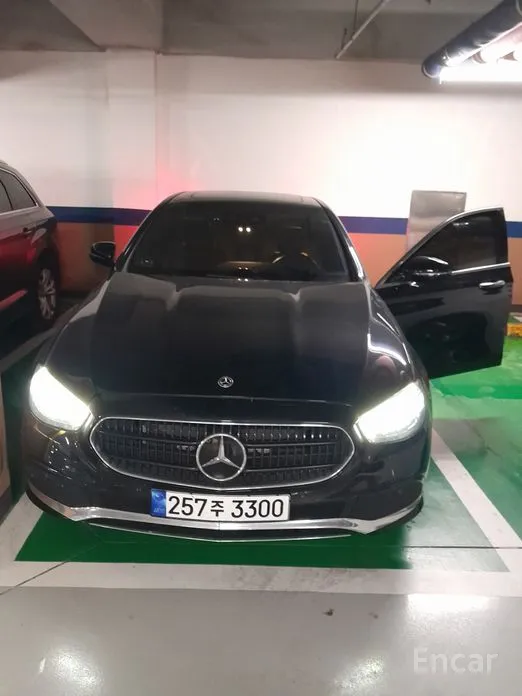 Фото 3 - Mercedes-Benz E-Class