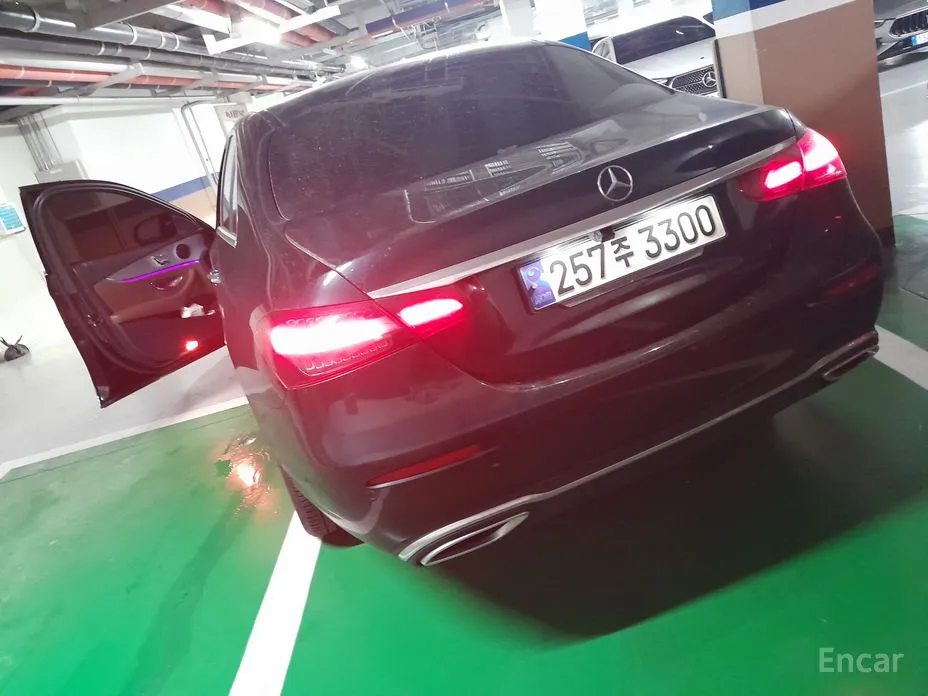 Фото 4 - Mercedes-Benz E-Class