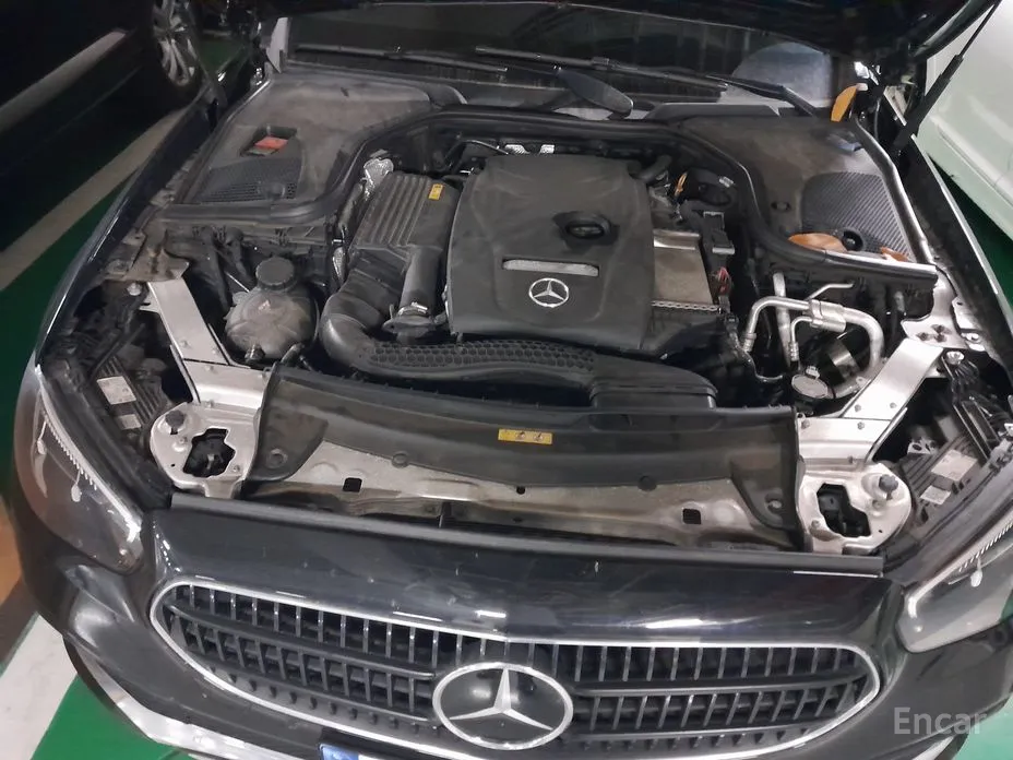Фото 6 - Mercedes-Benz E-Class