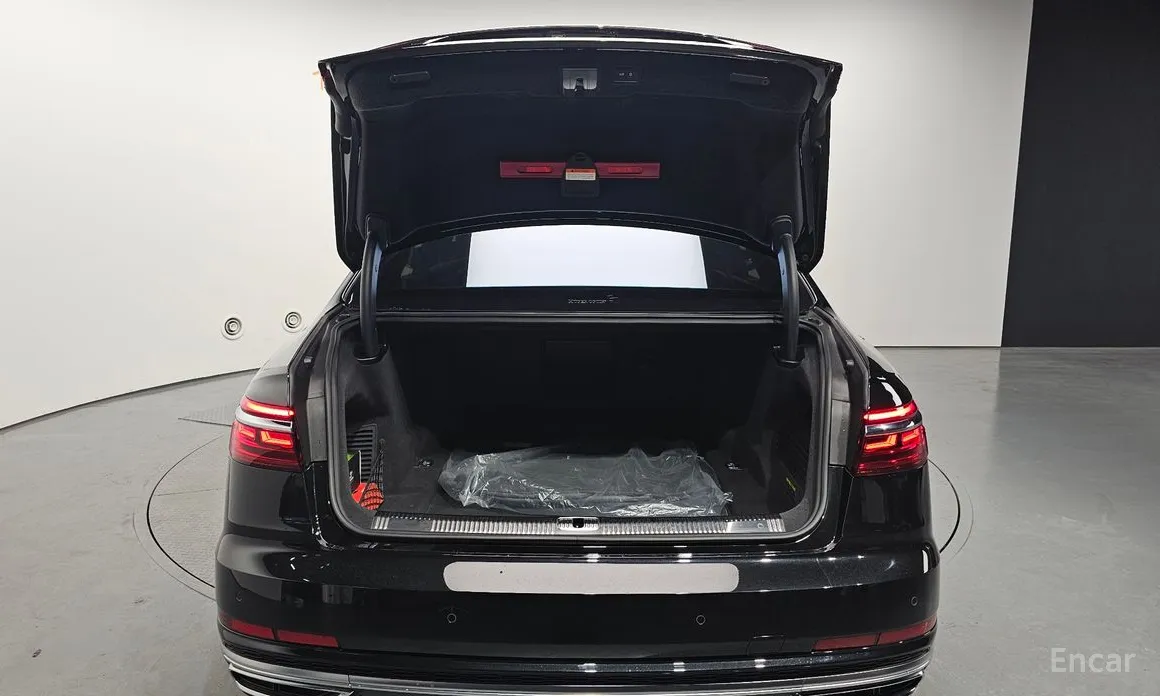 Фото 37 - Audi A8
