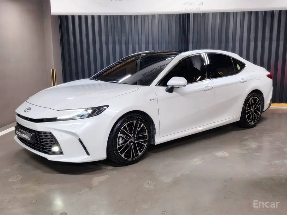 Toyota Camry 2024 2.5 XLE Premium Hybrid